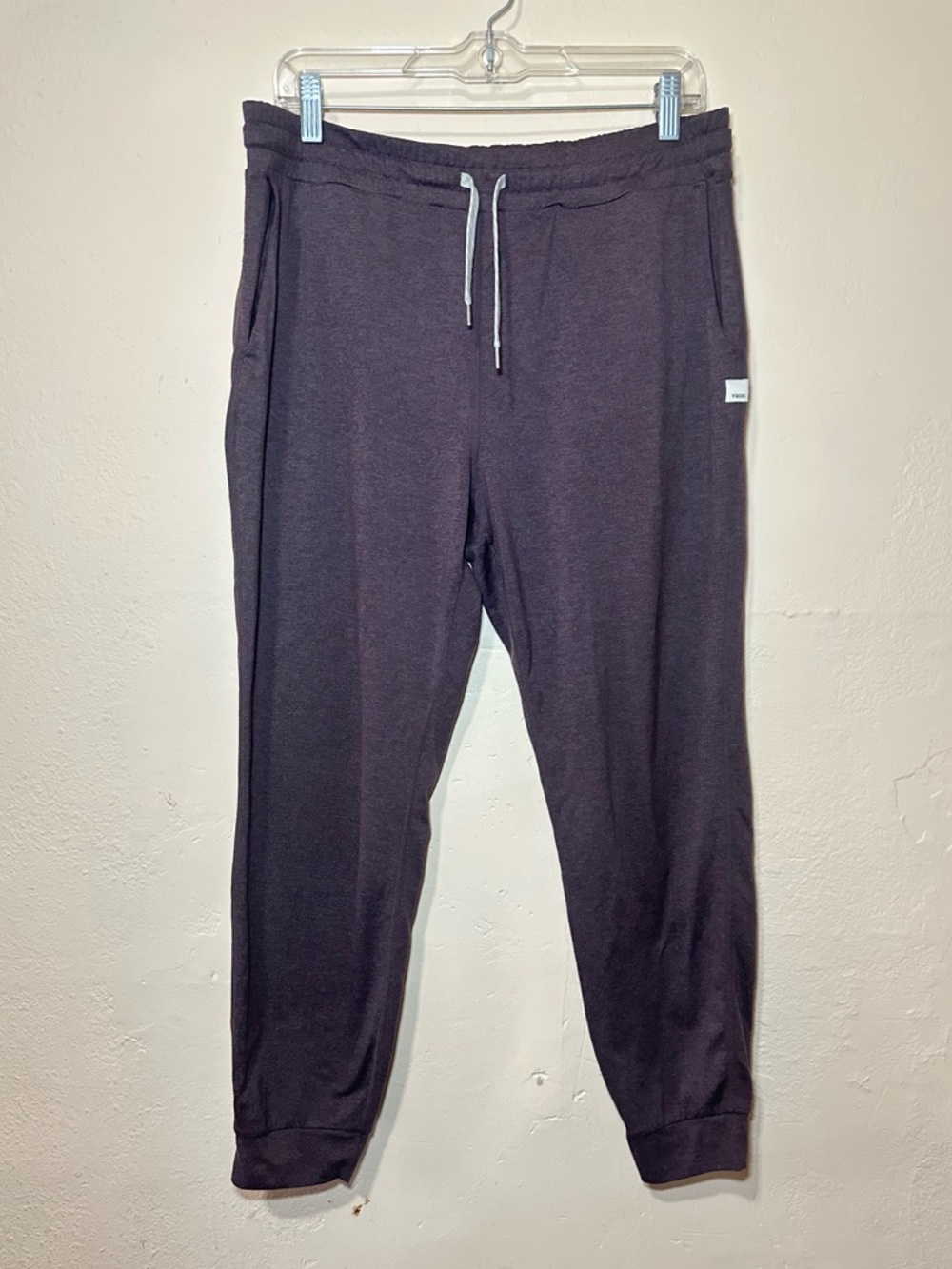 Vuori Performance Jogger Pants in Smoked Plum